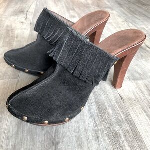 Black suede fringe heel clogs Sz 6.5